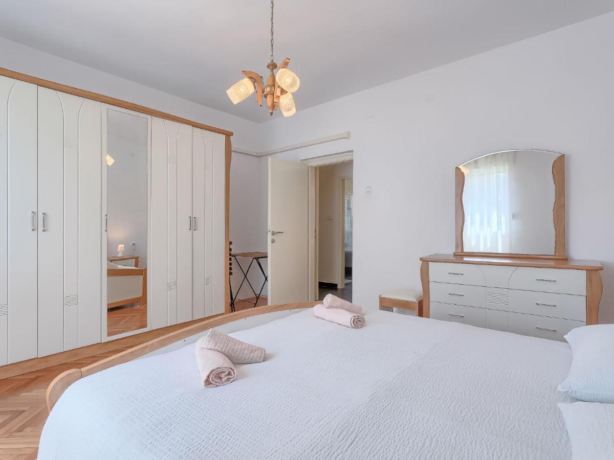 Holiday Home Rovere By Interhome พูลา ภายนอก รูปภาพ