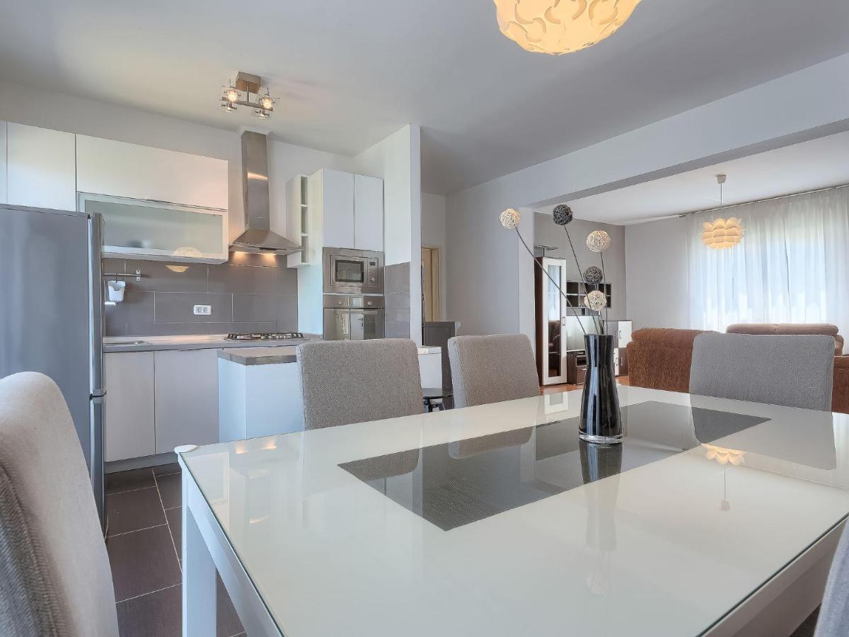 Holiday Home Rovere By Interhome พูลา ภายนอก รูปภาพ