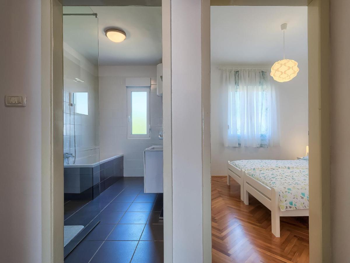 Holiday Home Rovere By Interhome พูลา ภายนอก รูปภาพ